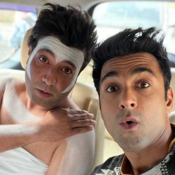 দেশের বিভিন্ন প্রান্তে কমেডিয়ান হিসাবে পারফর্ম করেন বরুণ। সমাজমাধ্যমেও বরুণের অনুরাগী মহল নজরে পড়ার মতো। ইতিমধ্যে ইনস্টাগ্রামে বরুণের অনুরাগীর সংখ্যা ১৫ লক্ষের গণ্ডি পার করে ফেলেছে।