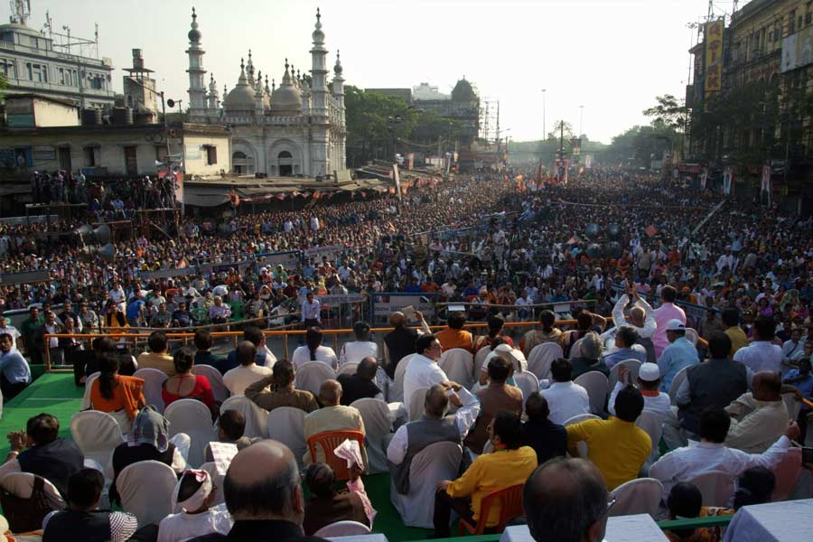 ২০১৪ সালের ৩০ নভেম্বর। ধর্মতলায় এই জায়গাতেই সভা করেছিল বিজেপি।