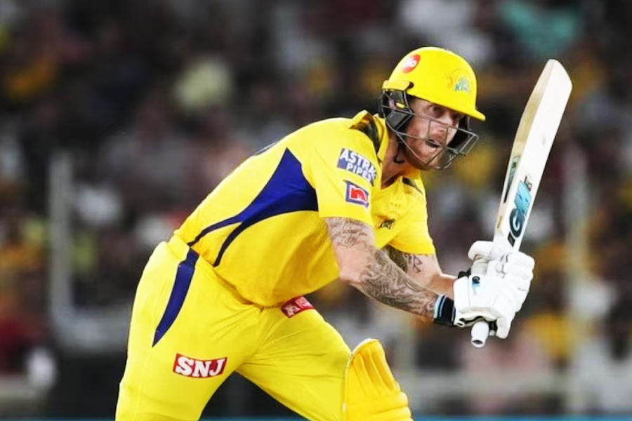 বেন স্টোকস জানিয়ে দিয়েছেন, তিনি এ বছর আইপিএল খেলবেন না। নামও তুলে নিয়েছেন তিনি। গত বারও একটির বেশি ম্যাচে খেলতে পারেননি তিনি। তাঁর বদলে চেন্নাই ঝাঁপাতে পারে নিউ জ়িল্যান্ডের রাচিন রবীন্দ্র, ড্যারিল মিচেল বা আফগানিস্তানের আজমাতুল্লাহ ওমরজ়াইয়ের উপর।  