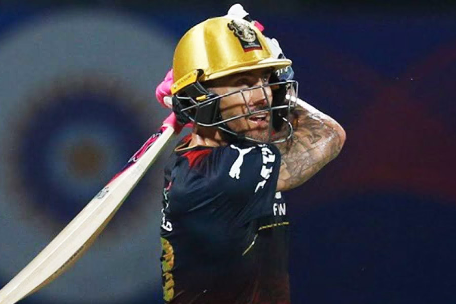 এ বার আইপিএলের নিলামে সব চেয়ে বেশি টাকা নিয়ে নামবে রয়্যাল চ্যালেঞ্জার্স বেঙ্গালুরু। তাদের হাতে এই মুহূর্তে রয়েছে ৪০ কোটি ৭৫ লক্ষ টাকা। 