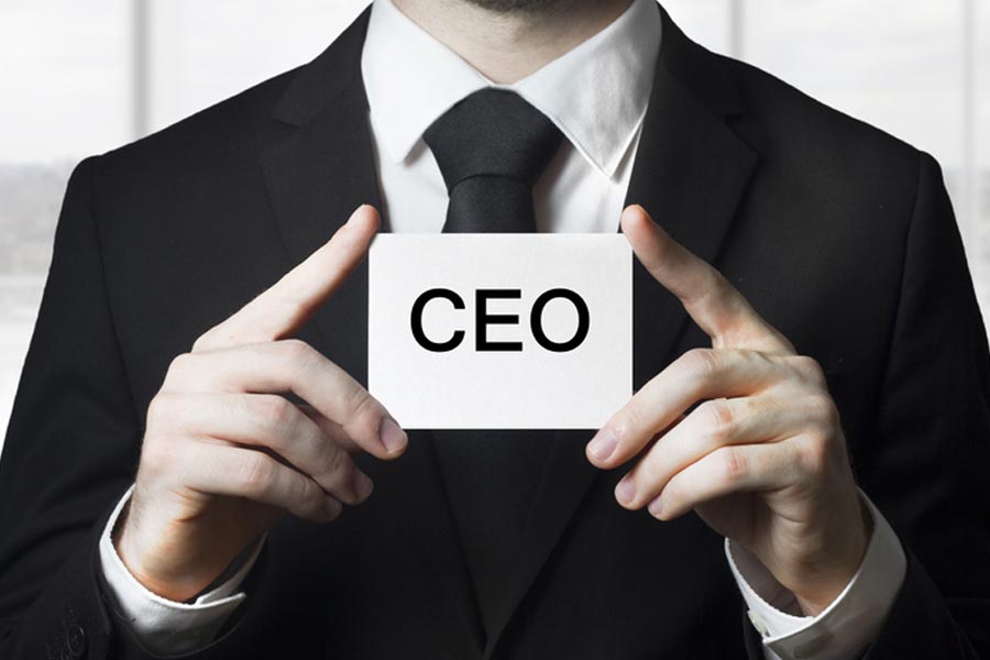 দেখা যাচ্ছে, বিশ্বের তাবড় সংস্থার মাথাতেও বসে আছেন এক এক জন ভারতীয়। তাঁদেরই নেতৃত্বে তরতরিয়ে এগোচ্ছে বিশ্বের অন্যতম সেরা এবং নামী সব সংস্থা। কারা এঁরা?