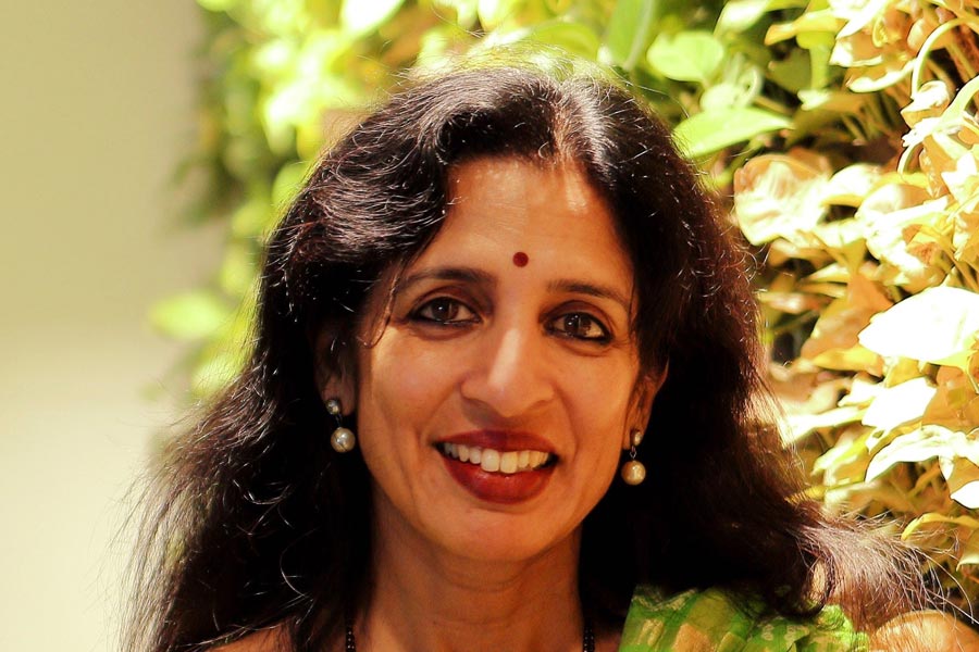 আমেরিকার কম্পিউটার নেটওয়ার্কিংয়ের নামী সংস্থা আরিস্টা নেটওয়ার্কের মাথায় রয়েছেন যিনি, তিনি এক ভারতীয় নারী। নাম জয়শ্রী উল্লাল। বয়স ৬২। লন্ডনের হিন্দু পরিবারে জন্ম হলেও জয়শ্রীর স্কুলের পড়াশোনা পুরোটাই দিল্লিতে। পরে ইলেকট্রিকাল ইঞ্জিনিয়ারিং পড়তে আবার বিদেশে চলে আসেন জয়শ্রী। পরে বিদেশেই কর্মজীবন শুরু করেন। 