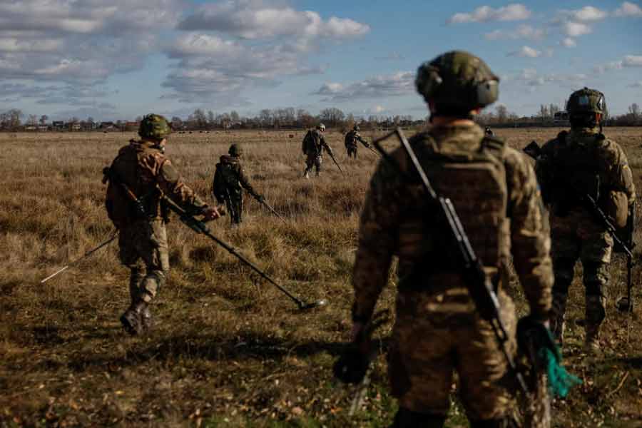 US and Germany is ready to restrict arm supplies to Ukraine as they want to end the war with Russia, says Report