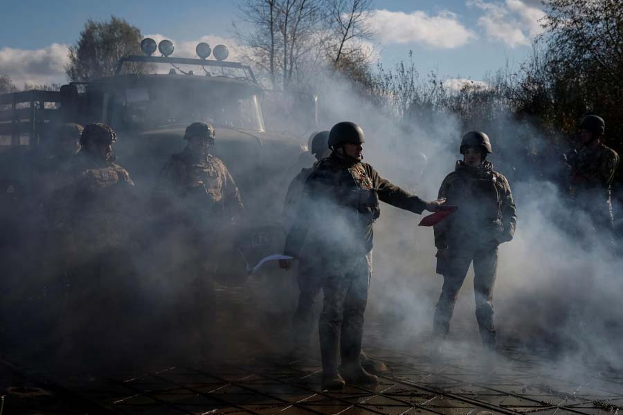 US and Germany is ready to restrict arm supplies to Ukraine as they want to end the war with Russia, says Report