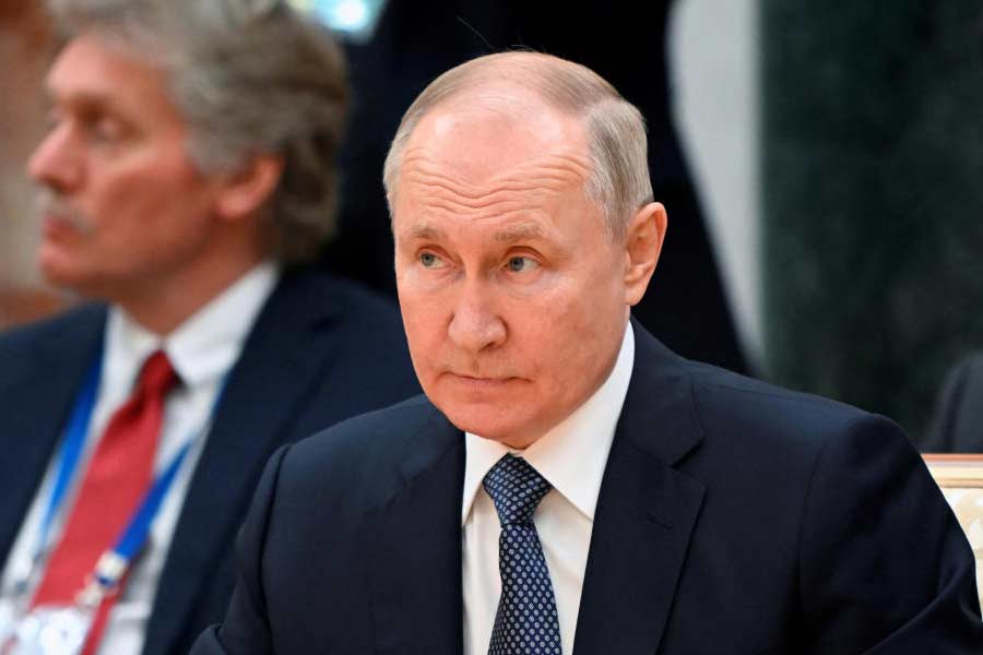 US and Germany is ready to restrict arm supplies to Ukraine as they want to end the war with Russia, says Report