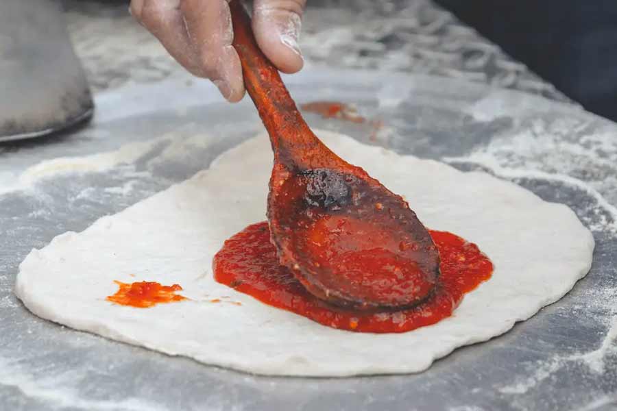 ২০২৩ সালে সংস্থাটির মূল্য বেড়ে দাঁড়ায় ১৫০০ কোটি টাকা। অজয়ের সংস্থার তৈরি জিনিস এখন দেশের চার লক্ষ দোকানে পাওয়া যায়। লাভের মাত্রাও অবিশ্বাস্য! মূলধনের অন্তত ২৫ শতাংশ।