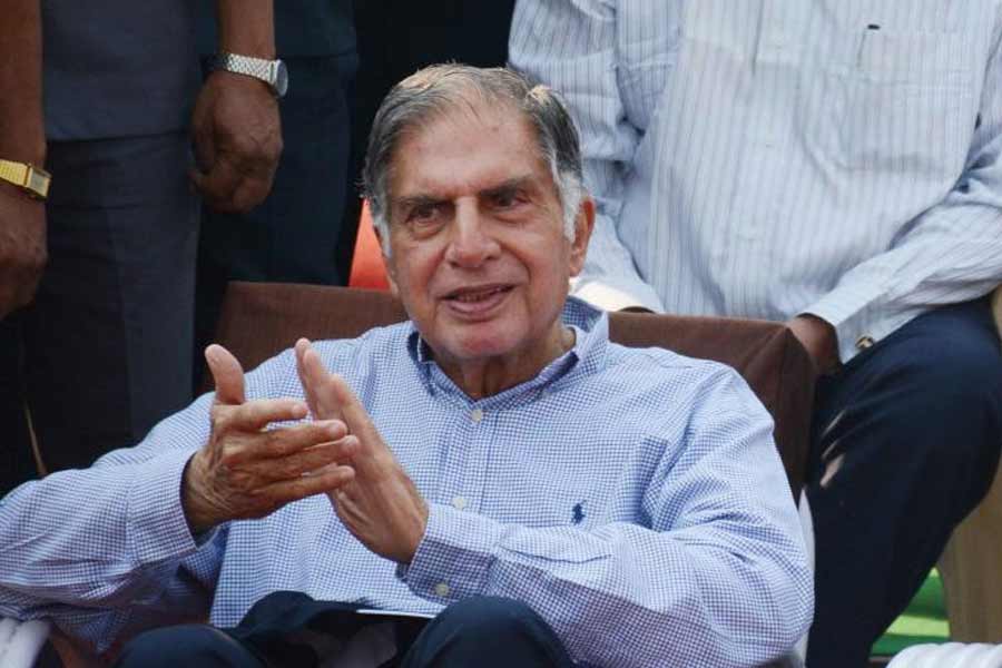 তাঁর তৈরি সংস্থাটি কেনার জন্য প্রস্তাব এসেছিল নেসলে, আইটিসি এবং টাটার তরফে। শেষ পর্যন্ত সাড়ে পাঁচ হাজার কোটি টাকার বিনিময়ে টাটার ভাগ্যেই শিকে ছিঁড়েছে।