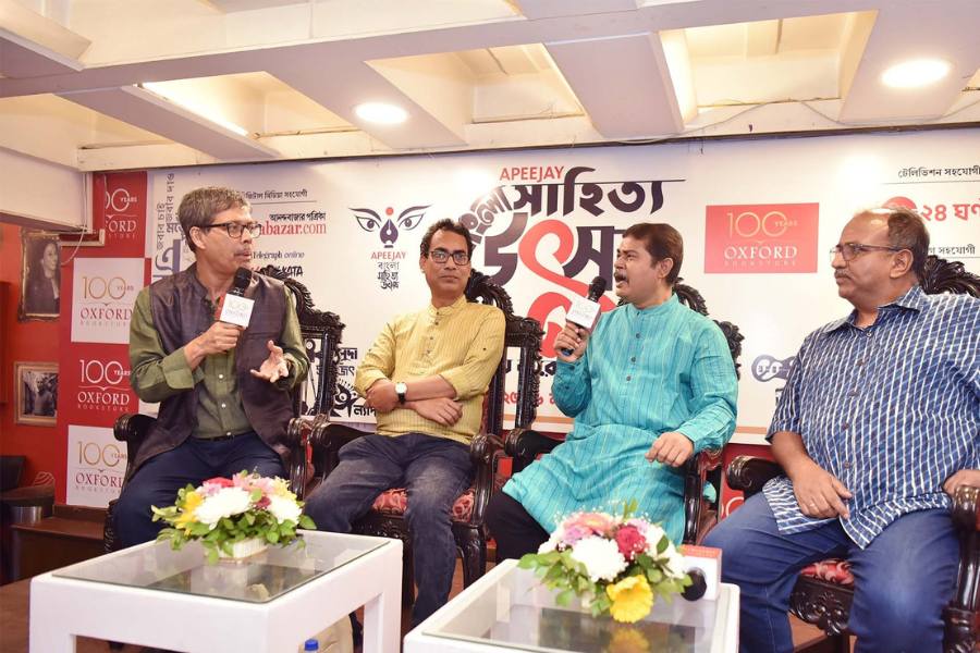 আলোচনায় উঠে এসেছে সাম্প্রতিককালের লেখালেখির চিত্র 