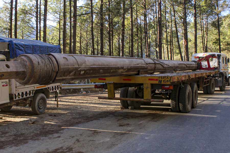 Rat-hole mining was outlawed and trapped workers were rescued in this method 