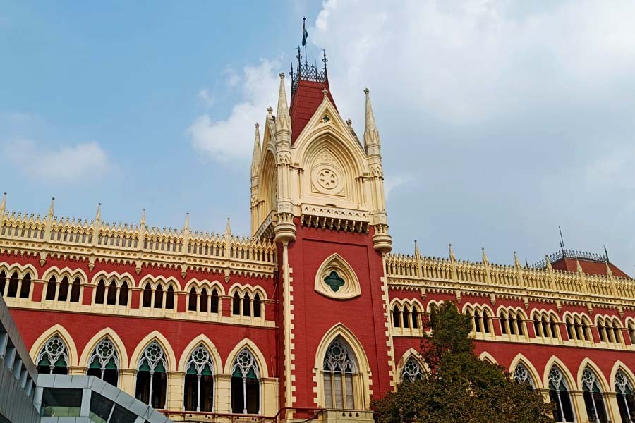 Division Bench of Calcutta High Court ordered to submit report on job termination of 32 thousands primary teachers