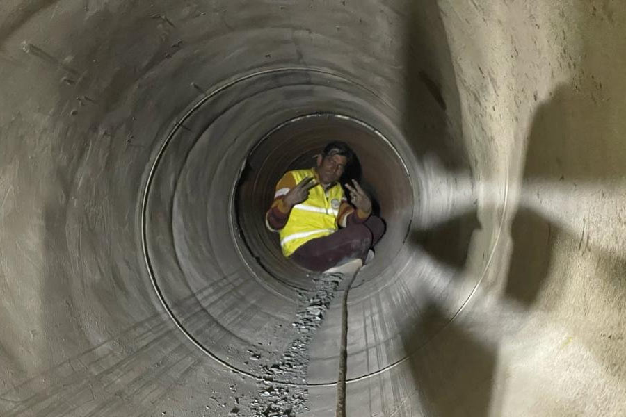 41 labours rescued from tunnel in Uttarakhand after 17 days 