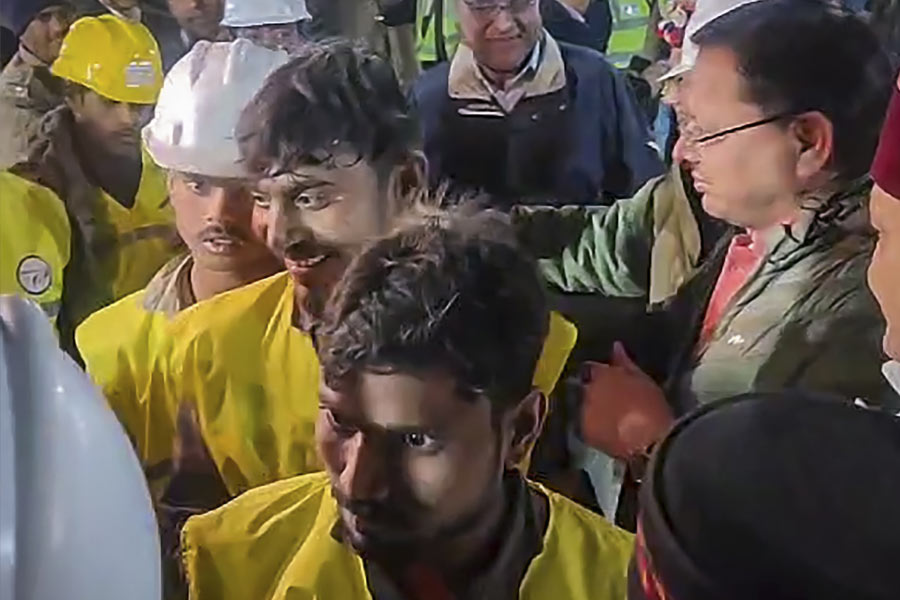 41 labours rescued from tunnel in Uttarakhand after 17 days 
