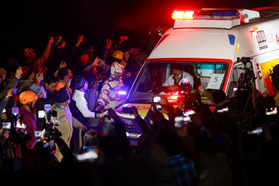 41 labours rescued from tunnel in Uttarakhand after 17 days 