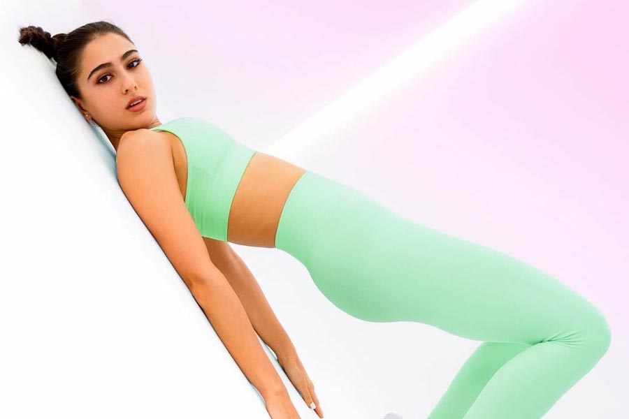Sara Ali Khan practices these exercise to tone her back.