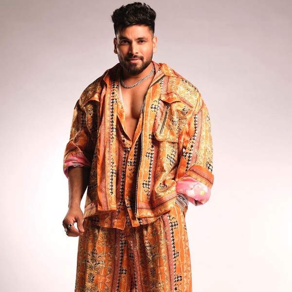 ২০২৩ সালে ‘বিগ বস্’ সিজ়ন ১৬-তে অংশগ্রহণ করেছেন তিনি। এমসি স্ট্যানের কাছে শেষ পর্যন্ত হেরে যান। তবে অসংখ্য মানুষের মন জিতে নেন।