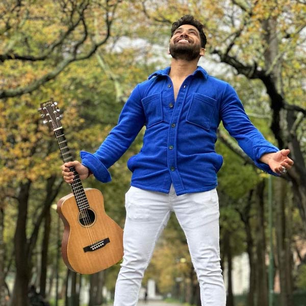 ‘খতরোঁ কে খিলাড়ি’-তেও অংশগ্রহণ করেছিলেন শিব। সেখানে সঞ্চালক ছিলেন রোহিত শেট্টি। প্রথম দিকেই বাদ পড়ে যান তিনি। কিন্তু তার পরেও মানুষের মনে থেকে যান।