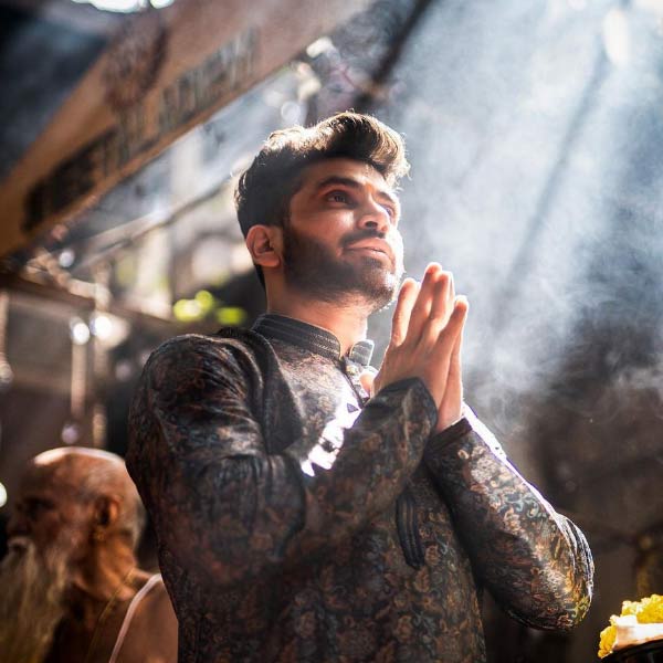 ‘বিগ বস’-এর ১৬তম সিজনে যোগ দেওয়ার পর মুম্বইয়ে একটি রেস্তরাঁও খুলেছেন শিব। ভালই চলছে সেই রেস্তরাঁ।