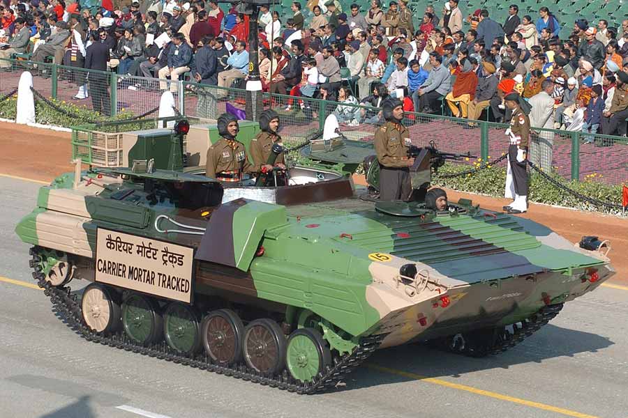 বিএমপি-২-এক আর এক দেশীয় সংস্করণ ‘মোটর ট্র্যাকড ক্যারিয়র’ ট্যাঙ্কের মতোই চাকার বদলে ‘ট্র্যাকড চেইন’ নির্ভর। ফলে দুর্গম এলাকায় যাতায়াতের উপযোগী। কিন্তু মূলত সেনা পরিবহণের উপযোগী এই ‘আর্মড পার্সোলেন ক্যারিয়র’-এ উপযুক্ত অস্ত্রশস্ত্র নেই।