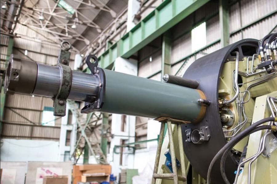 এই সুপার গানের নকশা এবং প্রথম বানিয়েছিল ইটালির সংস্থা ওটিও মেলারা। এটি এমন এক ধরনের বন্দুক যেটিকে অ্যান্টি মিসাইল পয়েন্ট ডিফেন্স, অ্যান্টি এয়ারক্রাফ্ট, অ্যান্টি সারফেস অ্যান্ড গ্রাউন্ড সাপোর্ট হিসাবেও ব্যবহার করা হয়।