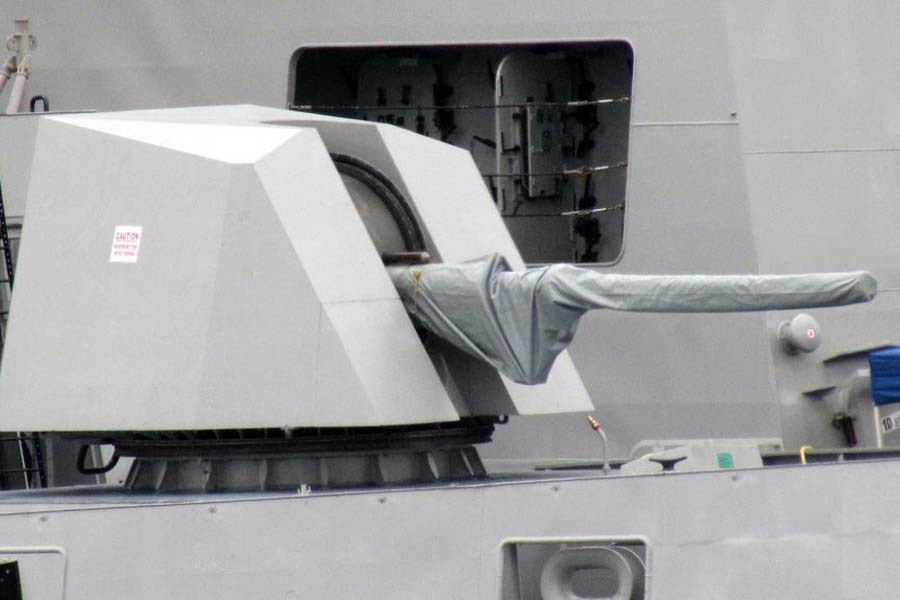 এই সুপার গানের ওজন সাড়ে ৭ টন। এর ব্যারেল ৬২ ক্যালিবার এবং ১৮৬ ইঞ্চি লম্বা হয়। এই বন্দুকের গুলির আকার ৭৬x৬৩৬এমএমআর। 