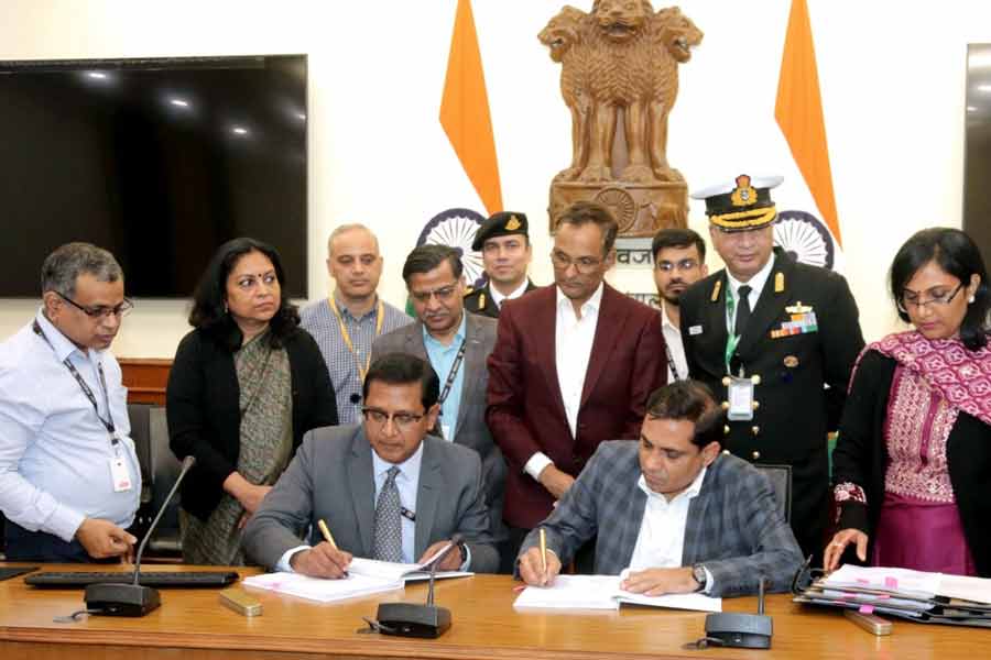 এই ধ্বংসাত্মক অস্ত্রের জন্য ভেল-এর সঙ্গে প্রতিরক্ষা মন্ত্রকের চুক্তি হয়েছে প্রায় ২৯৫৭ কোটি টাকার। এই সুপার গান হল স্বয়ংক্রিয় কামান। কামান হলেও এর গোলার আকার অন্যান্য কামানের চেয়ে ছোট।