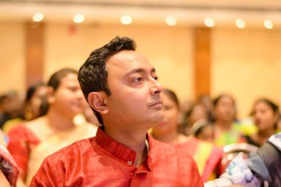 তৎকালীন মন্ত্রী পূর্ণেন্দুকে জেঠু বলে ডাকতেন দেবরাজ। সেই পূর্ণেন্দুর কাছেই ২০১৩ সালে বিধাননগর পুরসভার উপনির্বাচনের টিকিটের দরবার করেছিলেন, পাননি। ২০১৫ সালেও তাঁর একই অনুরোধ ফিরিয়ে দিয়েছিলেন পূর্ণেন্দু। 