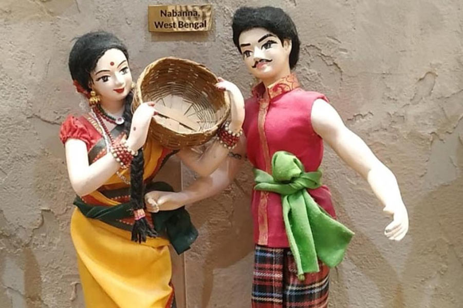 সংস্কৃতি: মাটির পুতুলে নবান্ন উৎসব।