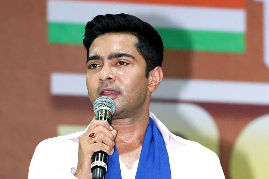 TMC sources said, Abhishek Banerjee will held a meeting with MPs and other leaders in Delhi