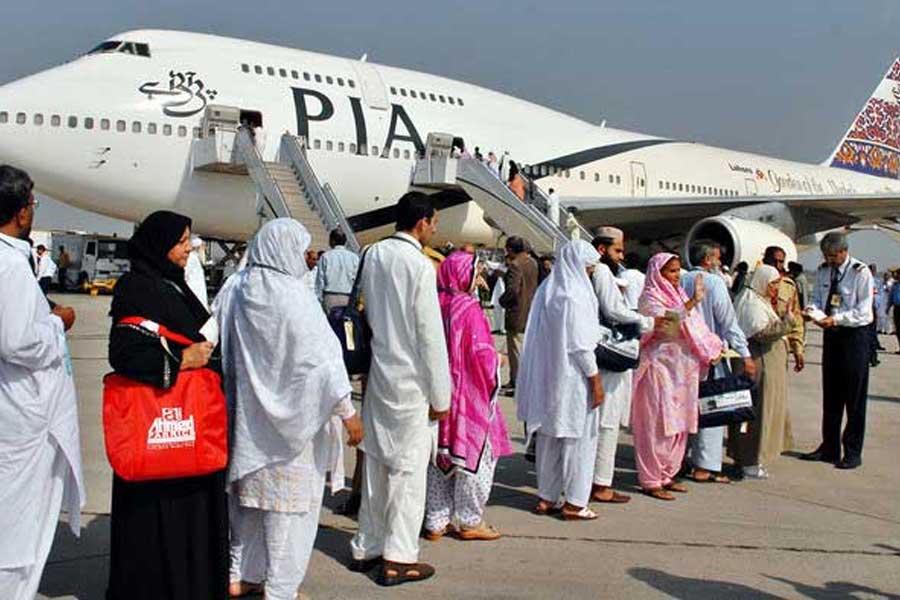 Pakistani officials offload sixteen beggars on Saudi Arabia bound flight