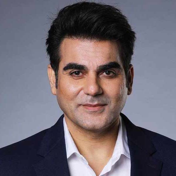 পাকিস্তানি ছবি ‘গডফাদার: দ্য লেজেন্ড কন্টিনিউস’-এ বিনোদের পাশাপাশি অভিনয় করতে দেখা যায় আরবাজকেও।