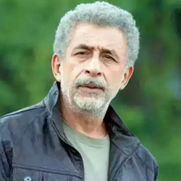 বলিপাড়ার প্রথম সারির অভিনেতা হিসাবে নাম লিখিয়েছেন নাসিরুদ্দিন শাহ। হিন্দি ছবিতে অভিনয় করে তিনি যেমন দর্শকের হাততালি কুড়িয়েছেন, ঠিক তেমনই মুগ্ধ করেছেন পাকিস্তানের দর্শকদেরও।