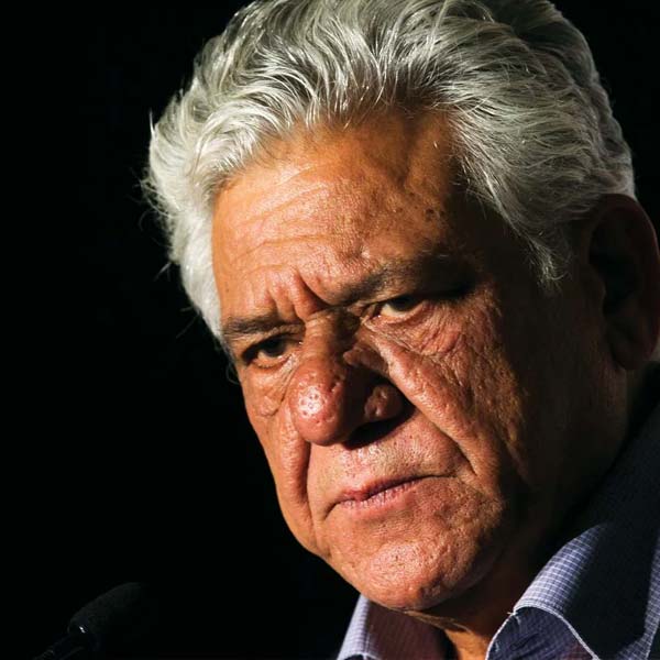 হিন্দি ছবির পাশাপাশি বাংলা, ইংরেজি, কন্নড়, পঞ্জাবি, গুজরাতি, তেলুগু, মরাঠি ভাষার ছবিতে অভিনয় করেন ওম পুরী। একাধিক পাকিস্তানি ছবিতেও অভিনয় করতে দেখা যায় তাঁকে।