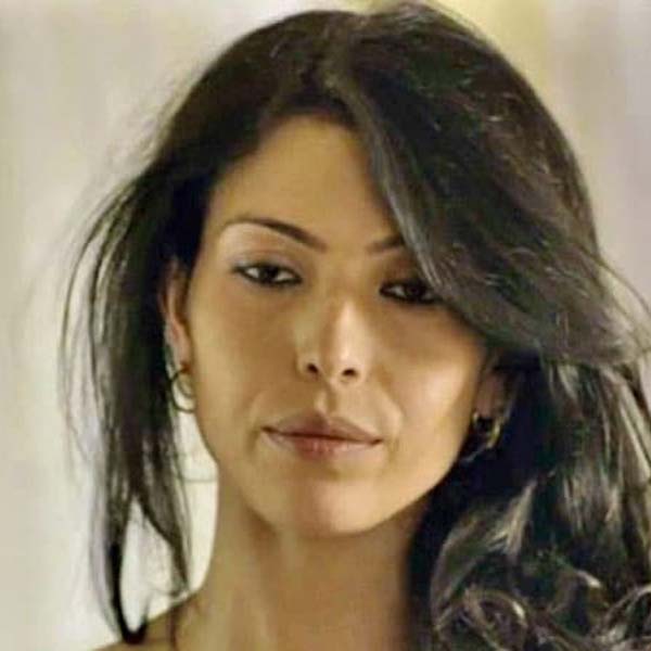 তবে বলিপাড়ায় আত্মপ্রকাশের আগে পাকিস্তানি ছবিতে অভিনয় করে নিজের কেরিয়ার শুরু করেন শিল্পা। ২০০৩ সালে মুক্তিপ্রাপ্ত ‘খামোশ পানি’ ছবিতে অভিনয় করতে দেখা যায় তাঁকে।