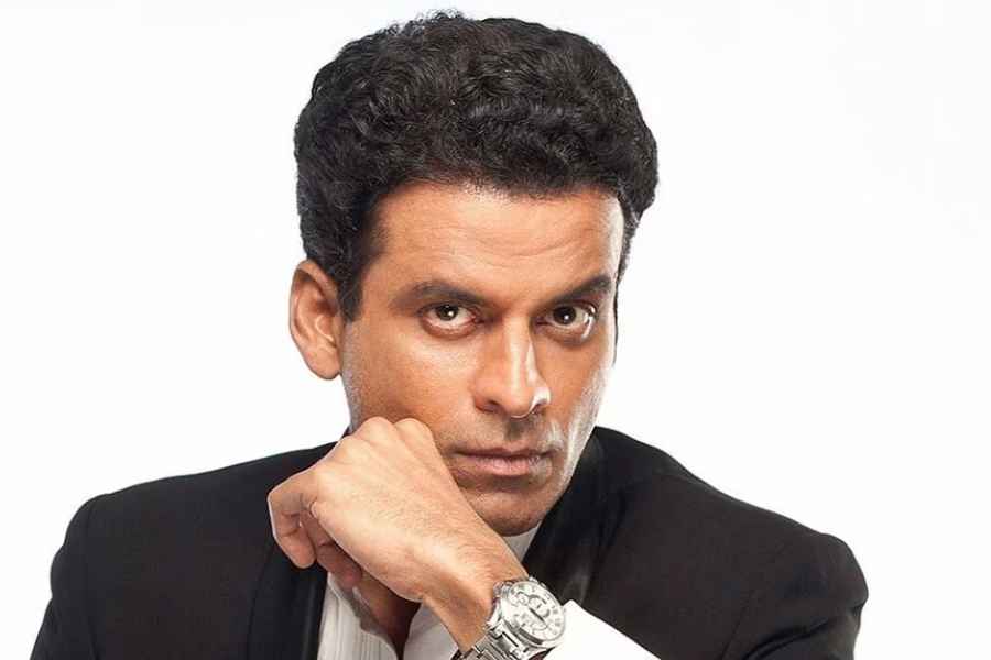 সেই মনোজও এক সাক্ষাৎকারে বলেছিলেন, তাঁর বদলে যদি ওই চরিত্রটি গোবিন্দ করতেন, তা হলে তাতে আলাদা মাত্রা যোগ করতে পারতেন। যা তিনি করতে পারেননি। 