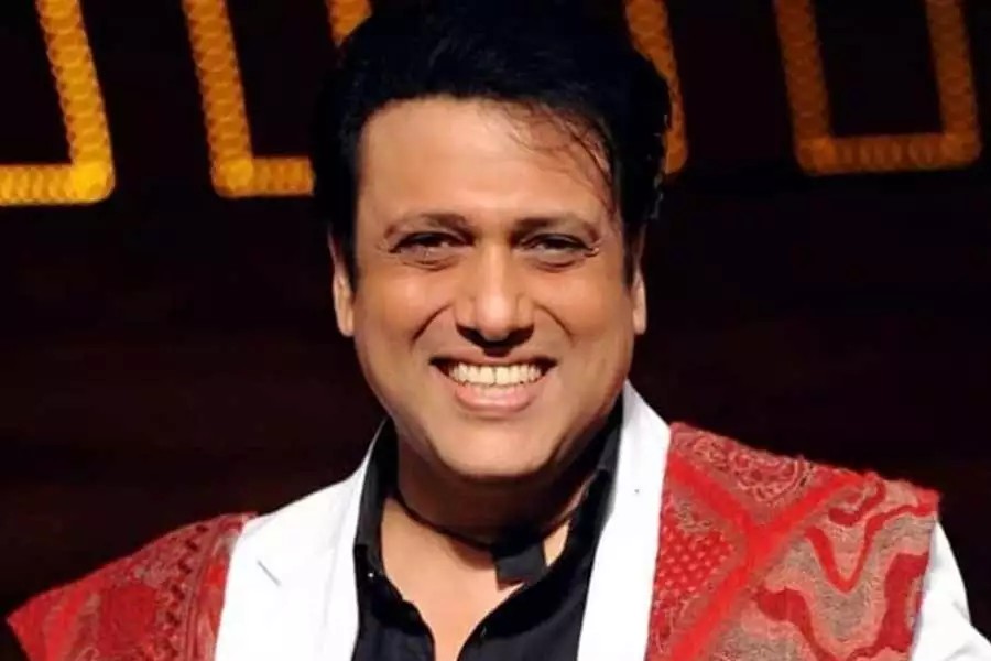 নাচগান, হাসি-ঠাট্টা, প্রেম আর সামান্য বিরহ— সব মিলিয়ে বলিউডের হিট ছবির চেনা ছকে স্বচ্ছন্দে আটকে থেকেছেন গোবিন্দ।