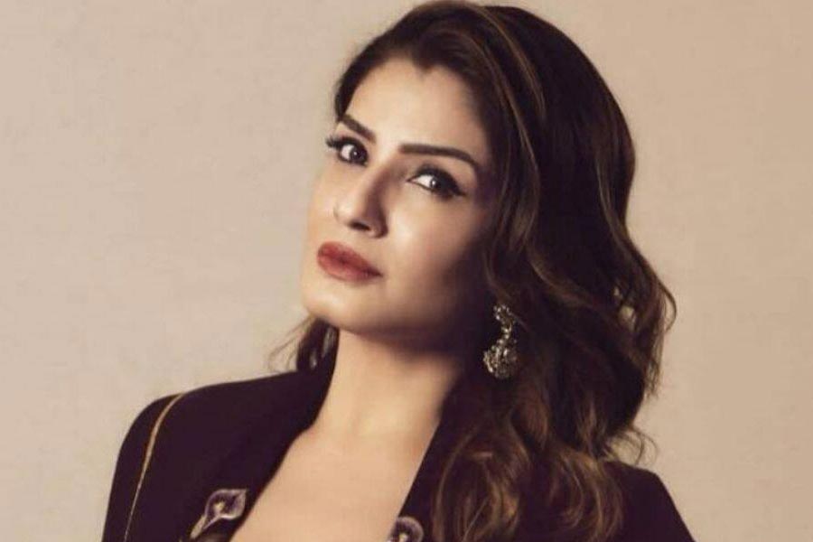 ১৯৯৬ সালে ডেভিড ধওয়ানের পরিচালনায় প্রেক্ষাগৃহে মুক্তি পায় ‘সাজন চলে সসুরাল’। এই ছবিতে মুখ্যচরিত্রে অভিনয় করেন গোবিন্দ, করিশ্মা কপূর, তব্বু প্রমুখ।