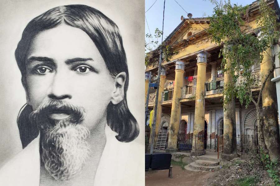 নাড়াজোল রাজবাড়ির অন্দরে দীর্ঘদিন ধরে চলত বিপ্লবীদের অস্ত্রপ্রশিক্ষণ ও বোমা বাঁধার কাজ। এই কাজ পরিচালনায় হেমচন্দ্র কানুনগো যেমন আসতেন তেমনি আসতেন বিপ্লবী অরবিন্দ ঘোষ এবং তাঁর ভাই বারীন ঘোষ। 