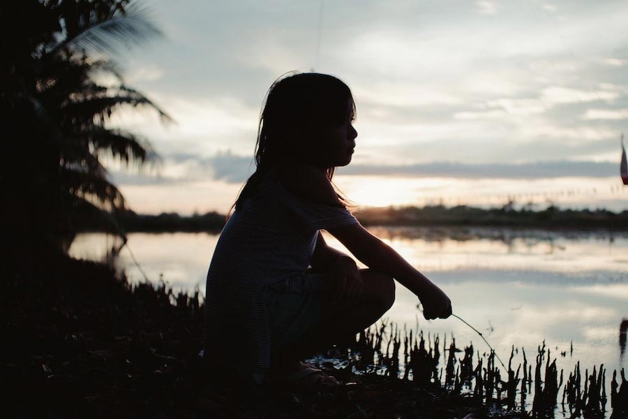 রেখা থেকে শ্রীদেবী, শাহিদ কপূর থেকে আলিয়া ভট্ট— বলিপাড়ার এই তারকারা তাঁদের অভিনয়গুণে সর্বদাই মুগ্ধ করেছেন দর্শককে। তবে সকল তারকাই যে বড় হওয়ার পর অভিনয়জগতে আত্মপ্রকাশ করেছেন তা নয়, শিশু বয়স থেকেই বড় পর্দার সঙ্গে পরিচিত একাধিক তারকা। বলি তারকাদের এই তালিকায় আর কে কে রয়েছেন জানেন কি?