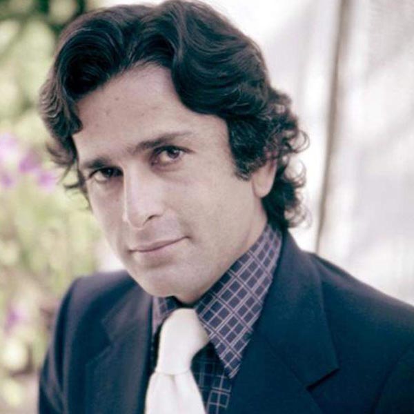 ‘আগ’-এর পর ‘আওয়ারা’, ‘সংগ্রাম’ এবং ‘দাওয়া পানি’ ছবিতে শিশু অভিনেতা হিসাবে অভিনয় করেন শশী। ১৯৪৮ সাল থেকে ১৯৫৪ সাল পর্যন্ত মোট চারটি হিন্দি ছবিতে শিশু অভিনেতার ভূমিকায় অভিনয় করতে দেখা যায় শশীকে।