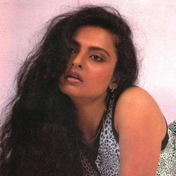 সত্তরের দশক থেকে বলিপাড়ায় নিজের পরিচিতি গড়ে তোলেন রেখা। তবে মাত্র এক বছর বয়সেই তাঁকে বড় পর্দায় দেখা যায় তা জানেন কি?