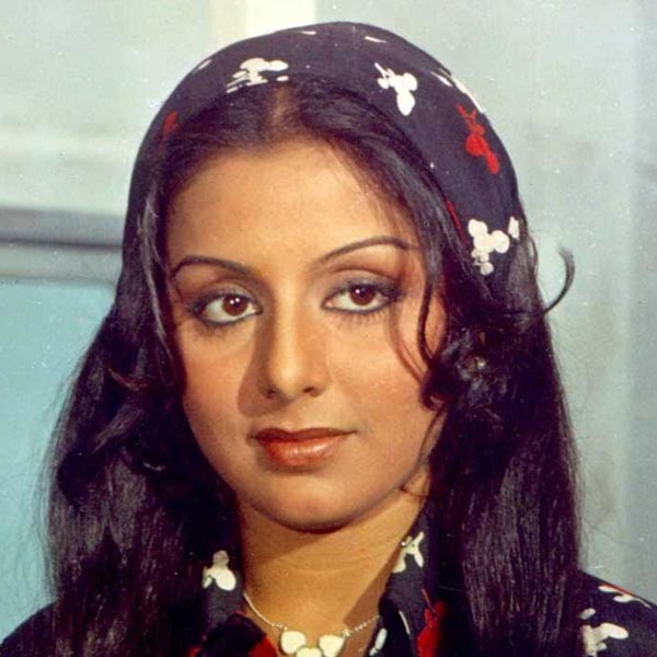 ১৯৬৬ সালে শিশু অভিনেতা হিসাবে নিজের কেরিয়ার শুরু করেন ঋষি কপূরের স্ত্রী নীতু কপূর। ১৯৬৬ সালে ‘সূরজ’ নামের ছবিতে প্রথম অভিনয় করেন নীতু। তার পর ‘দশ লাখ’, ‘ওয়ারিস’ এবং ‘দো কলিয়া’র মতো একাধিক ছবিতে শিশু অভিনেতা হিসাবে অভিনয় করতে দেখা যায় নীতুকে।