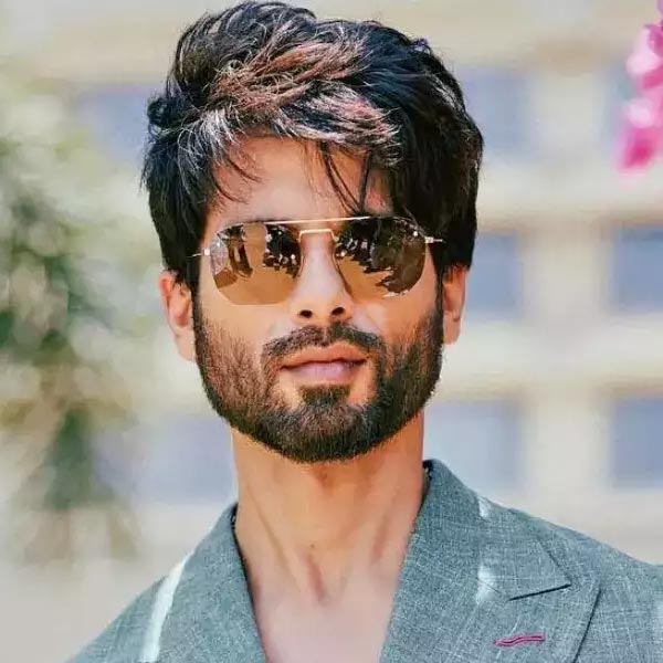 ১৫ বছর বয়স থেকে নৃত্যে পারদর্শী হয়ে ওঠেন শাহিদ। ‘দিল তো পাগল হ্যায়’ এবং ‘তাল’ ছবিতে ‘ব্যাকগ্রাউন্ড ডান্সার’ হিসাবে দেখা যায় তাঁকে।