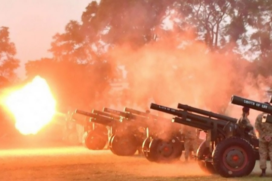 Dara Phiroze Chinoy one of those pilots who escsped from Pakistan without army intervantion