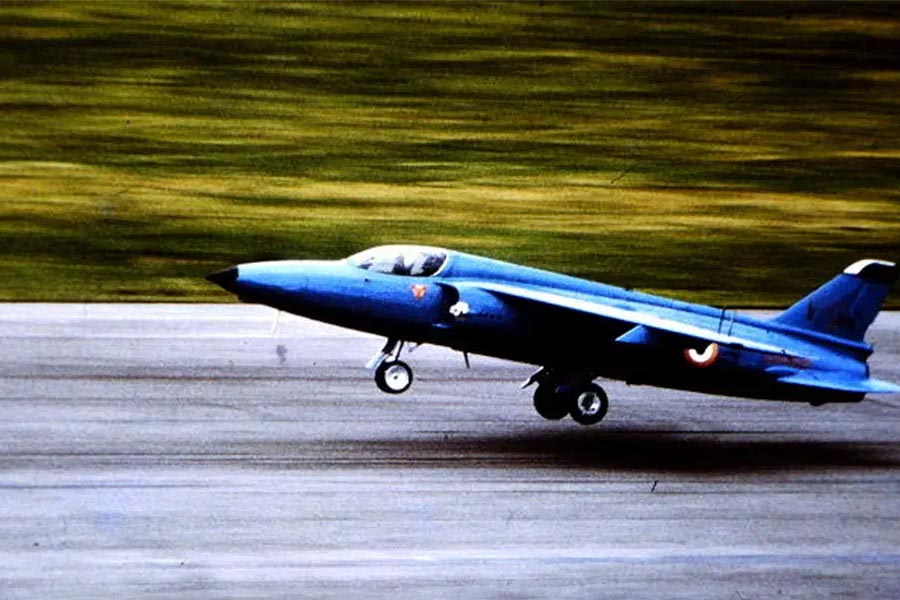 Dara Phiroze Chinoy one of those pilots who escsped from Pakistan without army intervantion