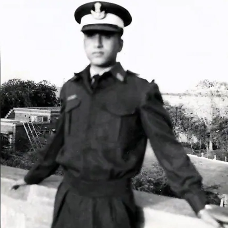 Dara Phiroze Chinoy one of those pilots who escsped from Pakistan without army intervantion