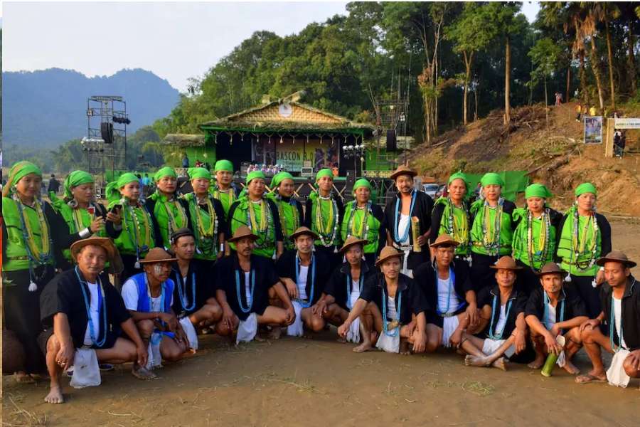 এই ফেস্টিভ্যাল সম্পূর্ণ রূপে সেখানকার উপজাতিদের খাঁটি স্থানীয় উৎসব। গালো উপজাতি নামে অরুণাচলের এক উপজাতি সম্প্রদায়ের নিজস্ব উৎসব এটি। এই উৎসবকে সর্বাঙ্গসুন্দর করে তুলতে অরুণাচলের, আরও বিস্তারিত বললে, স্থানীয় এক স্বেচ্ছাসেবী সংস্থা প্রচুর সাহায্য করে। এই সাহায্যের পিছনে যাদের মূল লক্ষ্য হল,  প্রকৃতির অপার আশীর্বাদধন্য অথচ আর্থ-সামাজিক ভাবে তুলনায় অনুন্নত অরুণাচলে পর্যটন গড়ে উঠুক, পর্যটক বাড়ুক, পর্যটন শিল্পের পাশাপাশি বেঁচে থাক অরুণাচলের উপজাতিদের আপন সংস্কৃতিও।