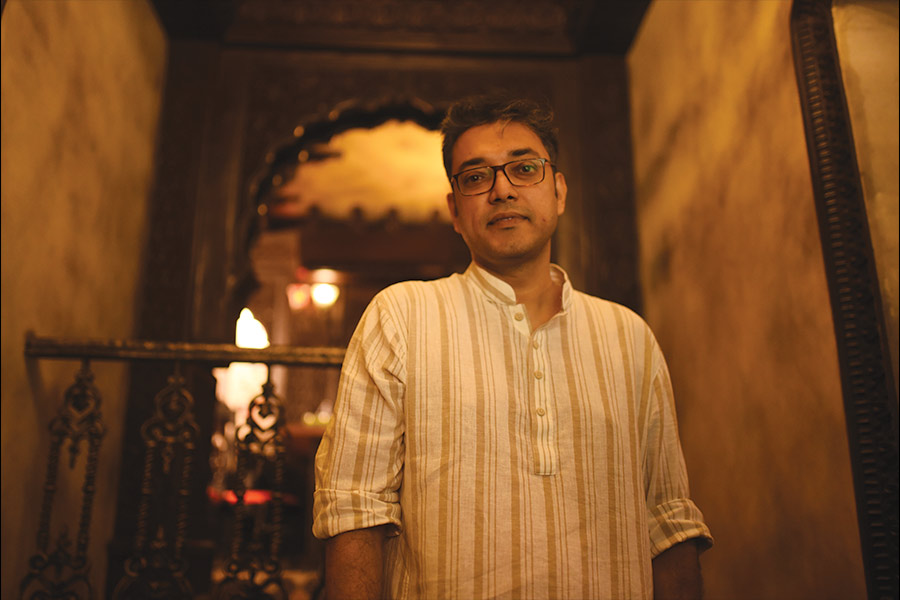 ইন্ডাস্ট্রি মাথা তুলে তো দাঁড়াচ্ছে। কিন্তু সিনেমার যুদ্ধ?  দুর্গা পুজোয় এক সঙ্গে বড় বাজেটের চারটে ছবি আসছে। হিসেব গোলমাল হয়ে যাবে না তো? 