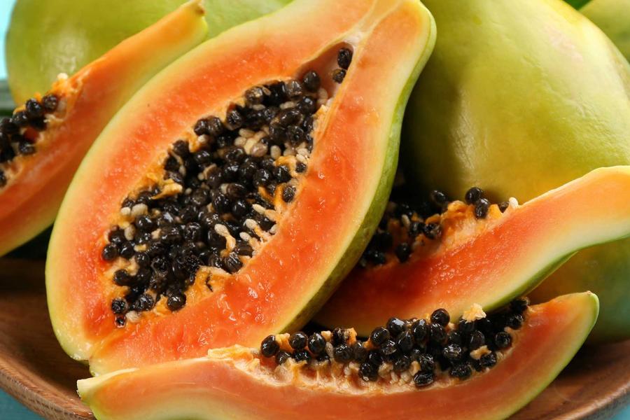 পেঁপের এই গুণ শরীরের প্রদাহ কমাতে সাহায্য করে। হৃদপিণ্ড সংক্রান্ত রোগ প্রতিরোধ করতে এই ফলের জুড়ি মেলা ভার। তার মধ্যে ওজন কমানো তো থাকছেই।