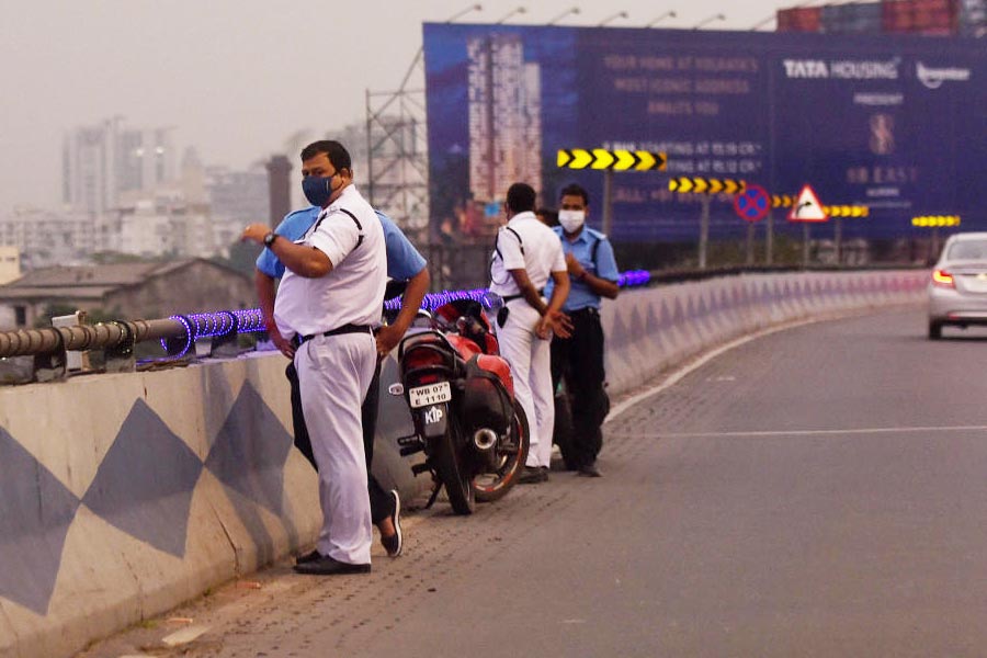 Accident in Maa Flyover due to Chinese Manja threads