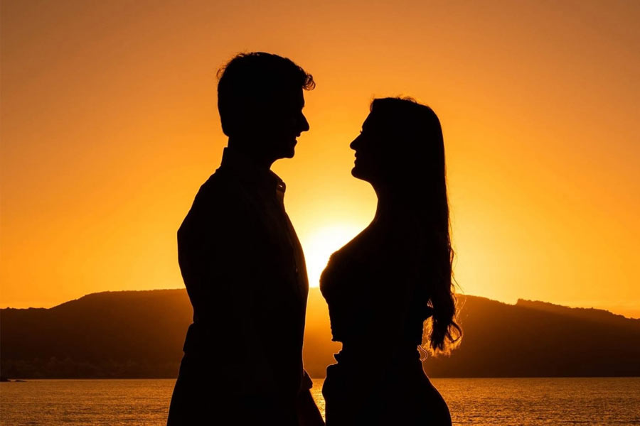 হিরোমির যুক্তি, তাঁর স্বামী বাড়িতে থাকলে স্বাধীন ভাবে অনেক কিছুই করতে পারেন না। অস্বস্তিতে পড়েন। সে কারণে আলাদা থাকার সিদ্ধান্ত নিয়েছেন। তিনি জানিয়েছেন, এই সিদ্ধান্তে তাঁরা ভাল রয়েছেন।